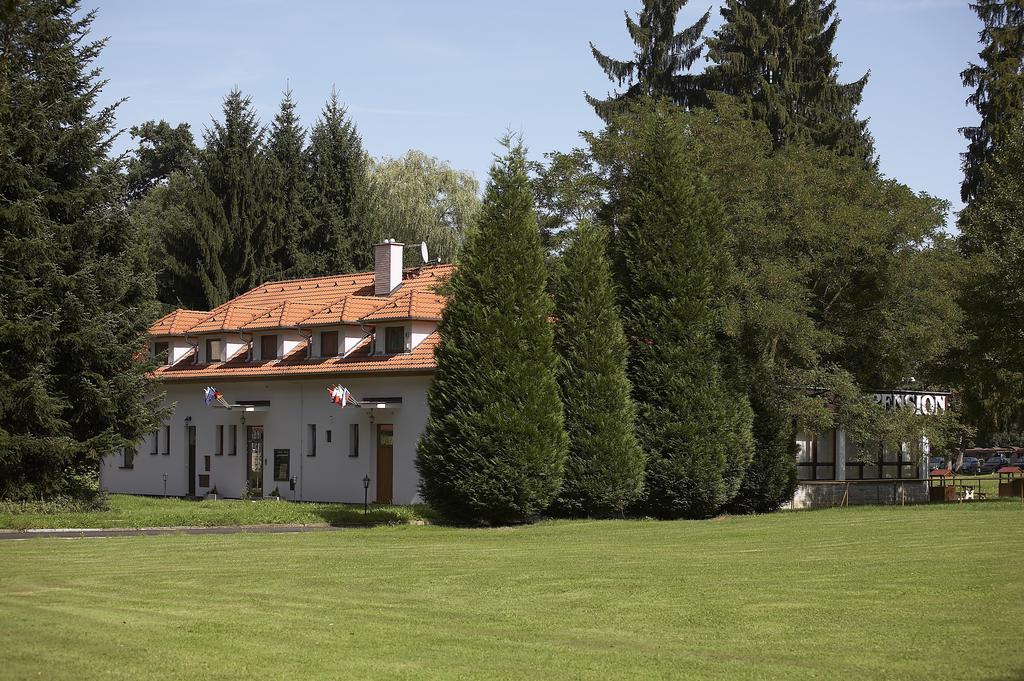 Pension Konopiste Benesov  Extérieur photo