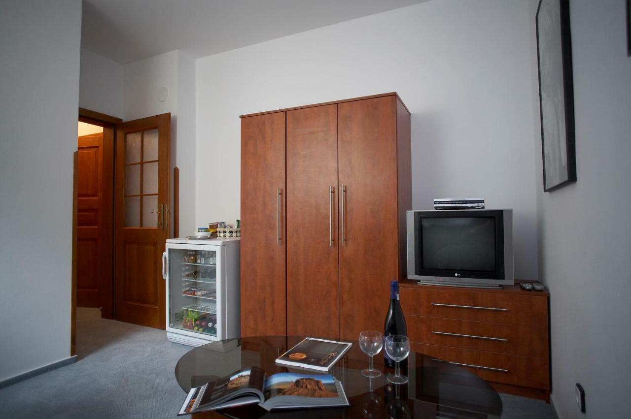Pension Konopiste Benesov  Extérieur photo